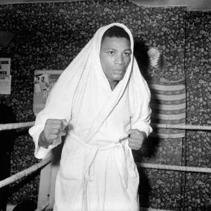 Nino Valdes Boxer - Nov 1956 Training Nino Valdes Boxer - Nov 1956 Training