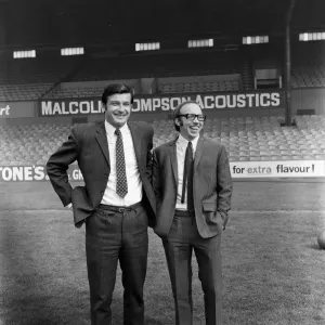 Nobby Stiles signs for Middlesbrough F. C. He is pictured with Manager Stan Anderson. 1971 Nobby Stiles signs for Middlesbrough F. C. He is pictured with Manager Stan Anderson. 1971
