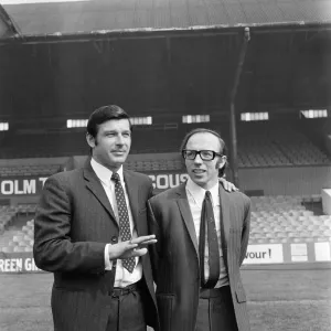 Nobby Stiles signs for Middlesbrough F. C. He is pictured with Manager Stan Anderson. 1971 Nobby Stiles signs for Middlesbrough F. C. He is pictured with Manager Stan Anderson. 1971