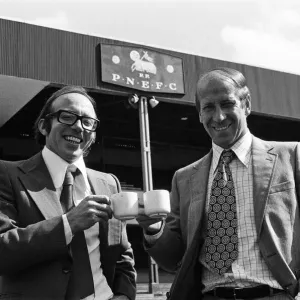 Nobby Stiles Signs for Preston North End F.C. Print 28th August 1973 Nobby Stiles Signs for Preston North End F.C. Print 28th August 1973