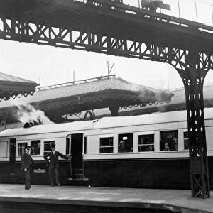 The North East gives a railway lead. - The Diesel-electric railbus leaving Newcastle