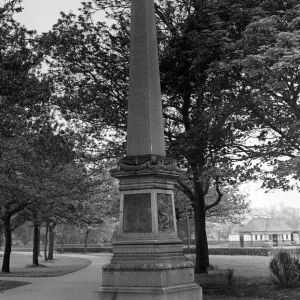 Obelisk, Acklam Park, Green Lane, Acklam, Middlesbrough, 10th June 1955 Obelisk, Acklam Park, Green Lane, Acklam, Middlesbrough, 10th June 1955