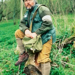 Bill Oddie comedian and bird watcher August 1991 A&copy;mirrorpix