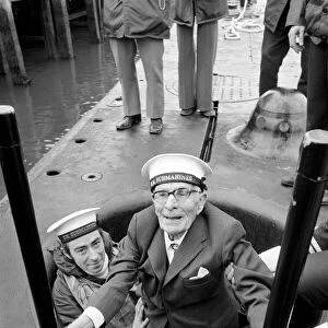 Old: Man: Submarine: Navy: Mr. Jim Chapman (103). March 1975 75-01273-005