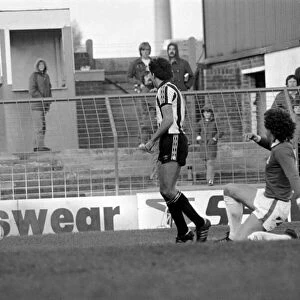 Oldham 3 v. Newcastle United 1. Division 2 Football October 1981 MF04-13-086