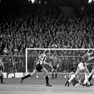 Oldham 3 v. Newcastle United 1. Division 2 Football October 1981 MF04-13-013