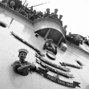 John Higgins aus Oldham Seemann auf der HMS Ocean Dezember 1956 für die Titel von Men-Media