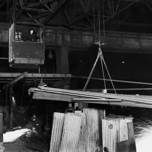 Olive Taylor, l'opératrice de grue féminine. 4 décembre 1940.