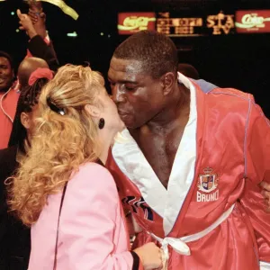 Oliver McCall vs. Frank Bruno, presentato come L'Impero Colpisce Ancora Oliver McCall vs. Frank Bruno, presentato come L'Impero Colpisce Ancora