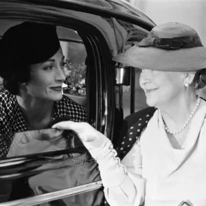 Olivia De Havilland and Jane Seymour as Wallis Simpson on the set of Olivia De Havilland and Jane Seymour as Wallis Simpson on the set of