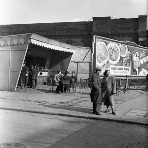 Open-air cafe on New Kent Road. 8th March 1954 Open-air cafe on New Kent Road. 8th March 1954