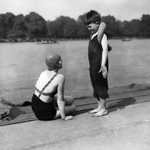 Opening of the Lido. Contrast in bathing fashions. May 1933 P008602 Opening of the Lido. Contrast in bathing fashions. May 1933 P008602