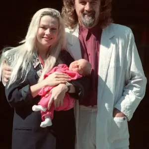 Pamela Stephenson and Billy Connolly with newborn Scarlett, 6th August 1988 Print Pamela Stephenson and Billy Connolly with newborn Scarlett, 6th August 1988 Print