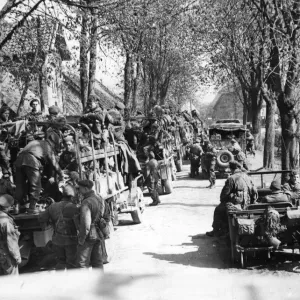 The parachute division of the sixth airborne division advance towards Hanover. Germany The parachute division of the sixth airborne division advance towards Hanover. Germany