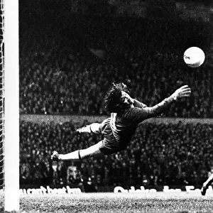 Pat Jennings Football Arsenal Nov 1977 dives to stop the ball during the Manchester