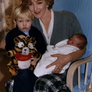 Patricia Hodge with Newborn and Son Alexander Print (01077) Patricia Hodge with Newborn and Son Alexander Print (01077)