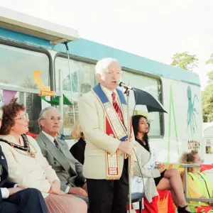 Paul Daniels, Zauberer, öffnet die St-Lukes-Gala-Fun-Day in Middlesbrough