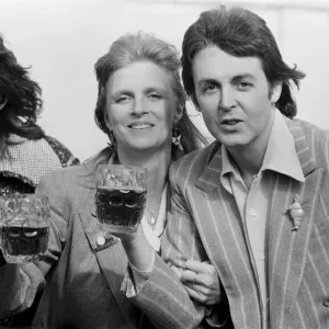 Paul McCartney and Linda Enjoy Ale on London Set Print 1978 Paul McCartney and Linda Enjoy Ale on London Set Print 1978