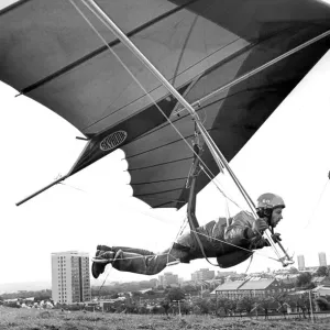 Paul Quinn and John Dixon of the Northumbria Hang Gliding Club during a practice session