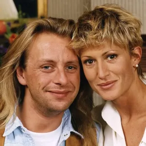 Paula Hamilton, mannequin et réalisatrice de films, fiancée d'Henry Cole après avoir annoncé leurs projets pour. Paula Hamilton, mannequin et réalisatrice de films, fiancée d'Henry Cole après avoir annoncé leurs projets pour.