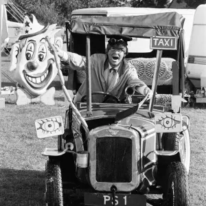 Paulos Circus, Calcot, Berkshire, October 1985 Paulos Circus, Calcot, Berkshire, October 1985
