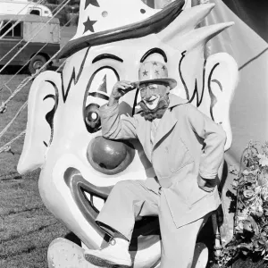 Paulos Circus, Calcot, Berkshire, October 1985 Paulos Circus, Calcot, Berkshire, October 1985
