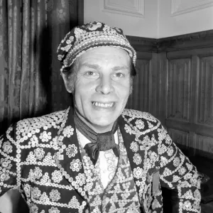 Pearly King George Major. April 1975 75-2253-003 Pearly King George Major. April 1975 75-2253-003