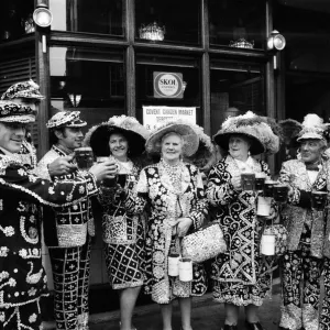 Les rois et reines à perles dans le marché de Covent Garden, Londres. 9 mai 1970.