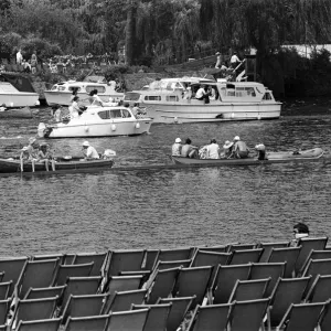 People enjoying the Henley Regatta. River Thames, Henley-on-Thames, Oxfordshire