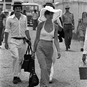 People enjoying the Henley Regatta. River Thames, Henley-on-Thames, Oxfordshire