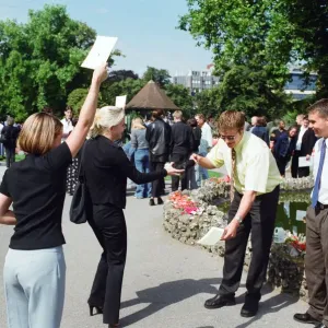 People watching a total solar eclipse at Forbury Gardens, Reading. 11th August 1999 People watching a total solar eclipse at Forbury Gardens, Reading. 11th August 1999