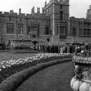 Several hundred people went to Windsor Castle today to listen to the bands playing Several hundred people went to Windsor Castle today to listen to the bands playing