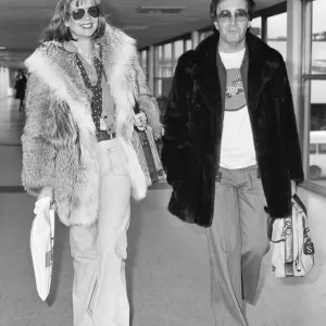 Peter Sellers, attore britannico con la compagna e modella svedese Christina Titi.