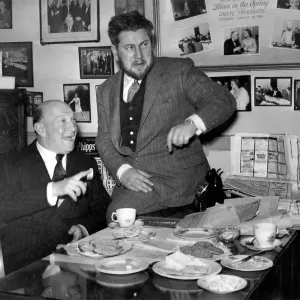 Peter Ustinov and Harry Buxton. Managing Director of Buxton Cinemas. April 1956 P007160