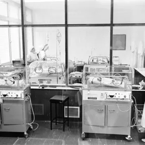 Birmingham Maternity Hospital Sextuplet Birth Print, 1968