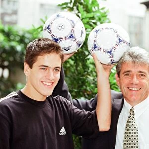 Photocall - Addidas - Kevin Keegan with young football players, stars of the future