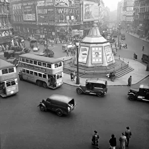 Piccadilly Circus 1946