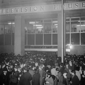 Picture shows the enormous crowd of teenagers outside the ARTV studios in Kingsway Picture shows the enormous crowd of teenagers outside the ARTV studios in Kingsway