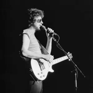 Picture shows Jeff Lynne, lead singer and songwriter with The Electric Light Orchestra Picture shows Jeff Lynne, lead singer and songwriter with The Electric Light Orchestra