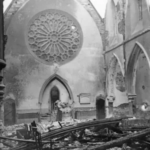 Picture shows the ruins of a Presbyterian Church in Bristol. November 1940 Picture shows the ruins of a Presbyterian Church in Bristol. November 1940