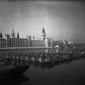 Picture shows an unusual craft on The River Thames outside Westminster