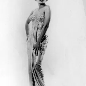 Picture of Welsh singing star Shirley Bassey - 17th November 1959