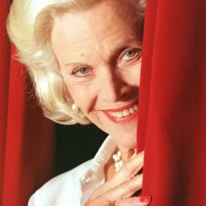 PIX HAROUN 14. 10. 99. HONOR BLACKMAN AT THE THEATRE ROYAL IN YORK ----- PIX HAROUN 14. 10. 99. HONOR BLACKMAN AT THE THEATRE ROYAL IN YORK -----