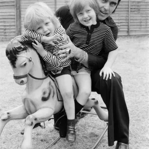 Alvin Stardust at Home with Family Print, 7th July 1974