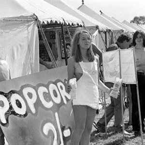 Popcorn Salesgirl Heather Binks at The Tenth National Jazz and Blues Festival