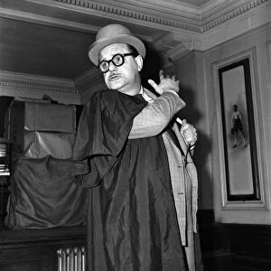 Portrait of comedian Leon Cortez. February 1947 O6631