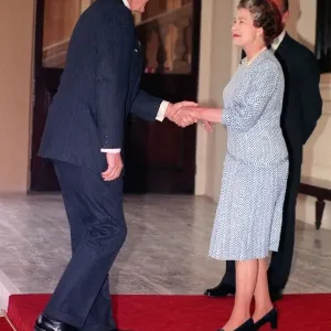 President George Bush June 1989 greets Queen Elizabeth II during a visit to Buckingham President George Bush June 1989 greets Queen Elizabeth II during a visit to Buckingham