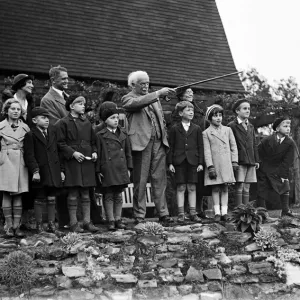 Former Prime Minister David Lloyd George, with Soviet children. Circa 1930 Former Prime Minister David Lloyd George, with Soviet children. Circa 1930
