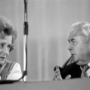 Prime mInister Harold Wilson talks to Barbara Castle during a debate on the Common Market