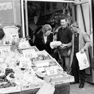 Prime Minister Margaret Thatcher campaigning in Ealing. 30th May 1987 Prime Minister Margaret Thatcher campaigning in Ealing. 30th May 1987